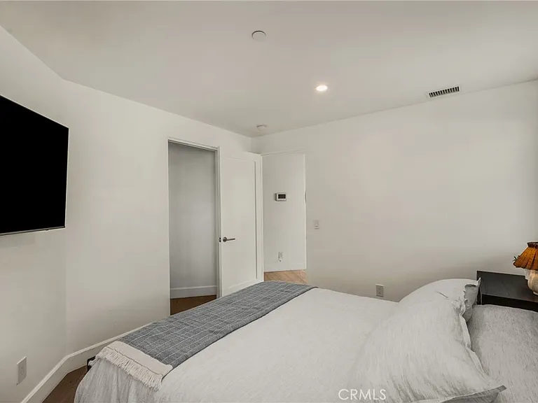 4405 Channel Pl — Photo 6