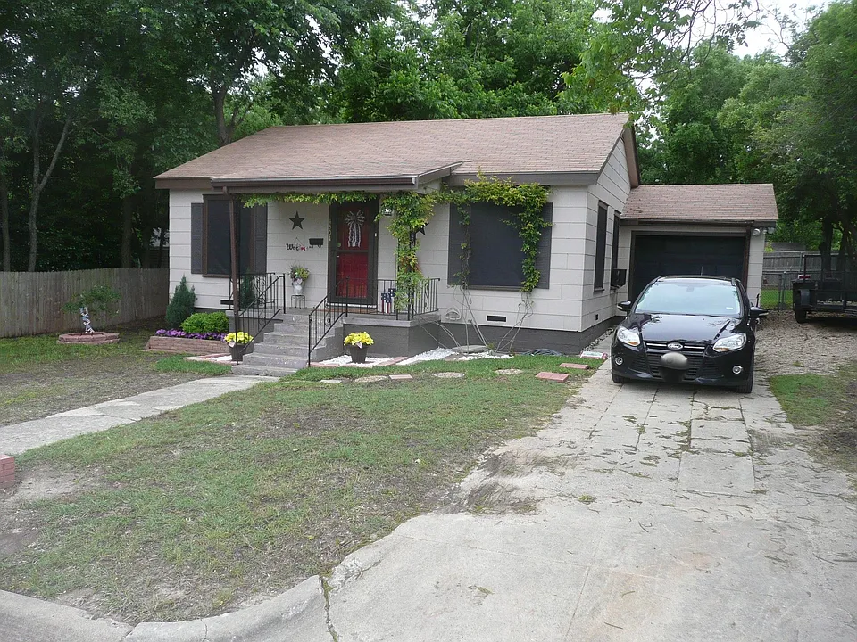 4304 Southwest Blvd