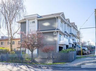 601 Nelson St #4, Esquimalt, BC V9A 6P7