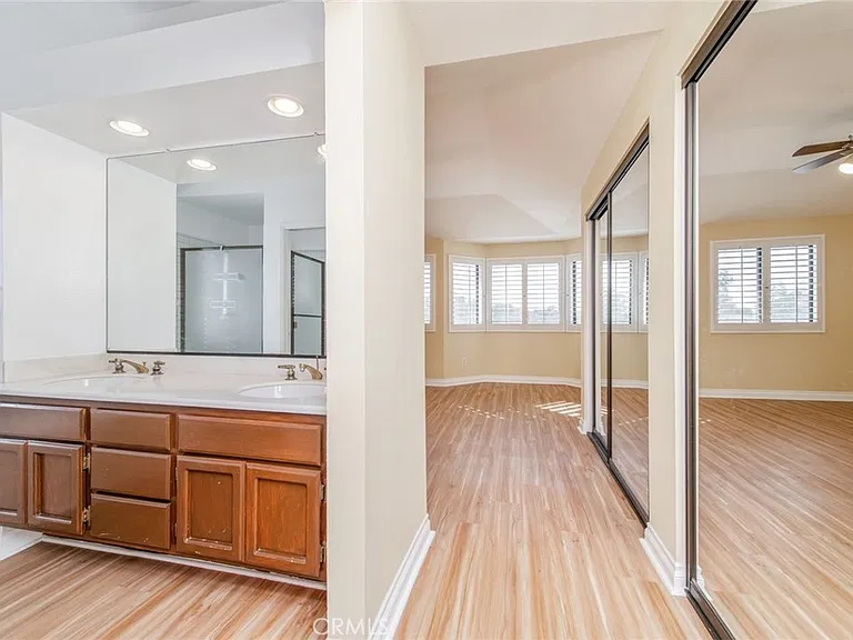 76 Fairlake #23 — Photo 29
