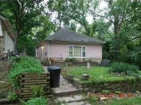 3833 Ruby Ave, Kansas City, KS 66106