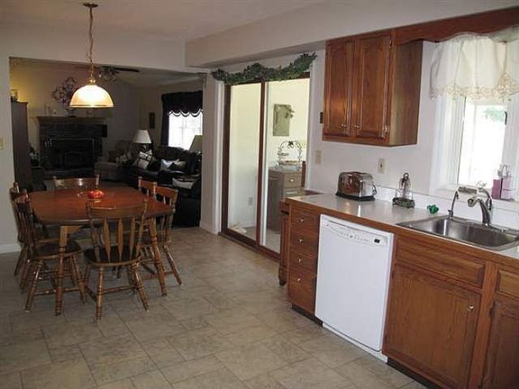 2nd image of 5 Homestead Cmns