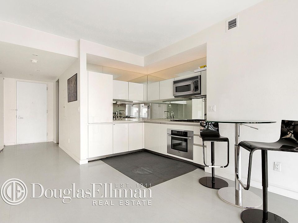 1st image of 425 E 13th St APT 7D
