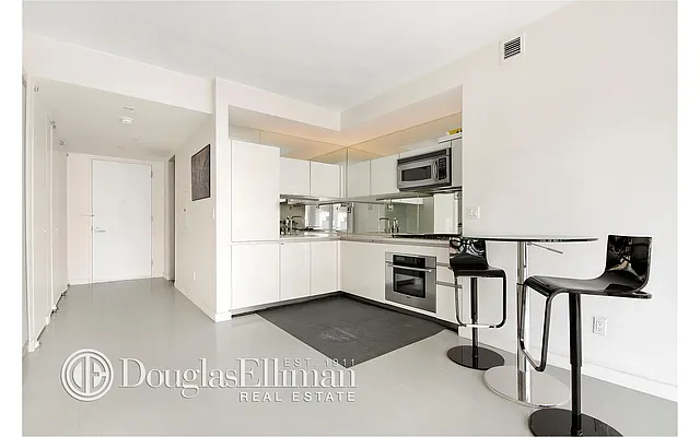 Rented by Douglas Elliman | media 32