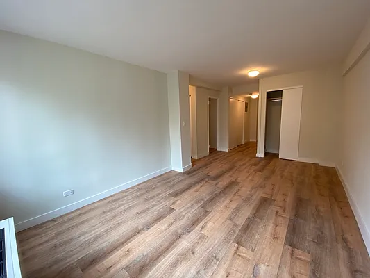 Rented by Stonehenge NYC LLC | media 92