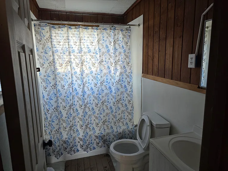 2708 N G St — Photo 3