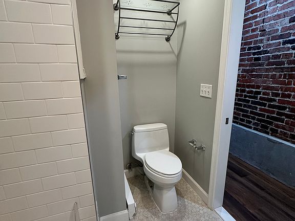5th image of 1328 E Capitol St NE #B