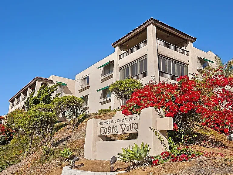 2514 Clairemont Dr #307 — Photo 4