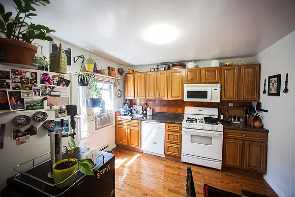 Rented by Metropolitan Realty | media 18