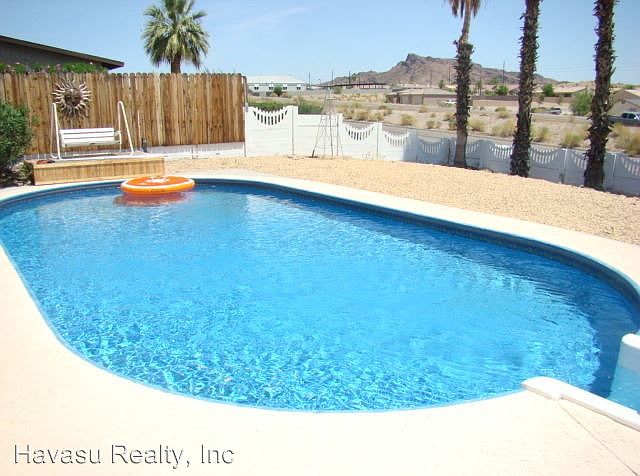 1st image of 2541 Fremont Dr APT 2