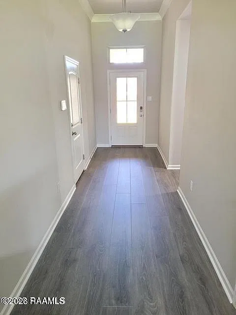 4 bed, 2346 sqft, $2,400 — Photo 2