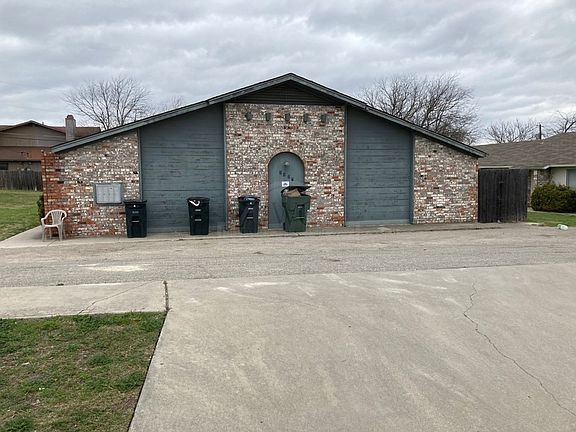 3rd image of 1127 Wales Dr #B