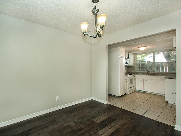 12833 Pandora Dr — Photo 10