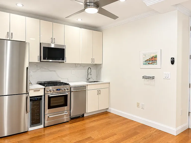 1875 Lexington Ave #2C — Photo 2