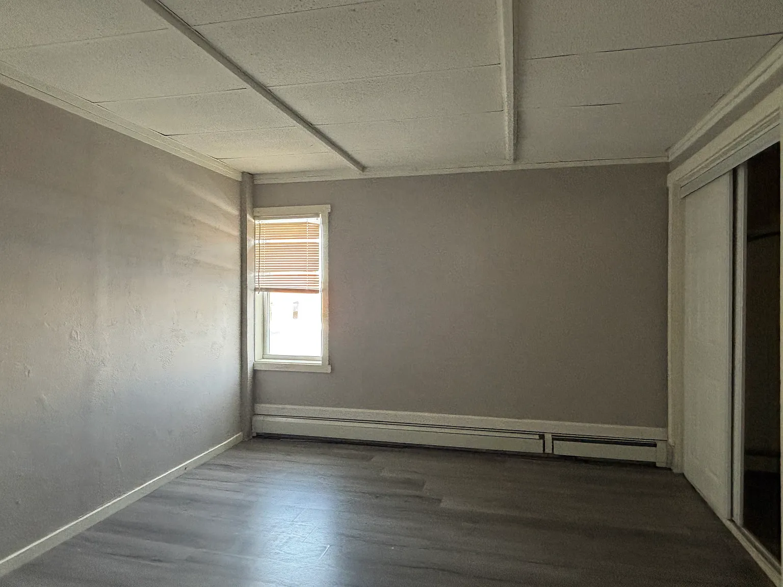 5 bed, 1100 sqft, $2,550 — Photo 3