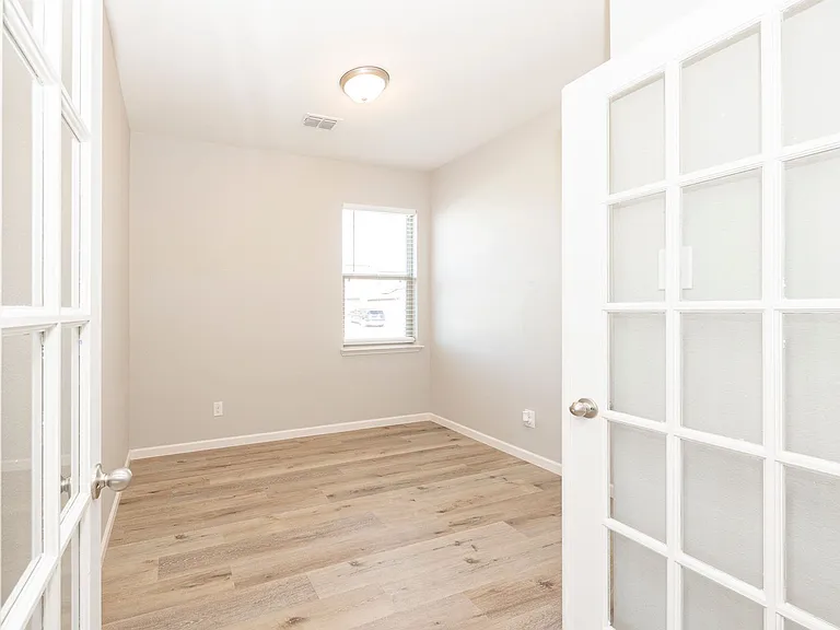 208 Harvey St — Photo 10