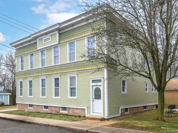 70 Central Ave APT 1, Sea Cliff, NY 11579