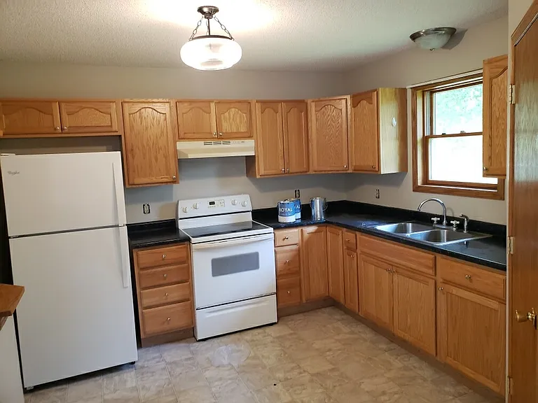 2528 Plum St — Photo 18