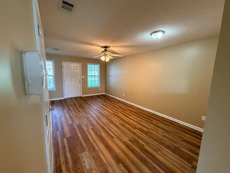 2705 Pineview Dr #A — Photo 3