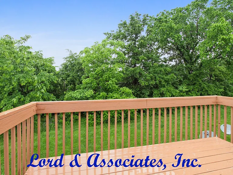 1210 NW Willow Dr — Photo 12
