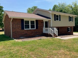 5349 Leesa Dr, Clemmons, NC 27012