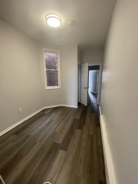 2nd image of 1044 Broadway APT 3R