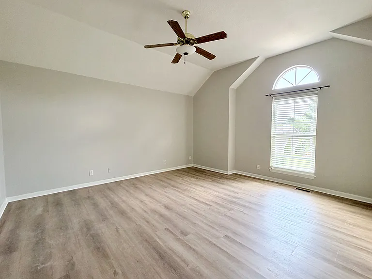 15636 Foster St — Photo 8