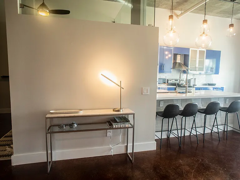 185 NE 4th Ave #204 — Photo 7