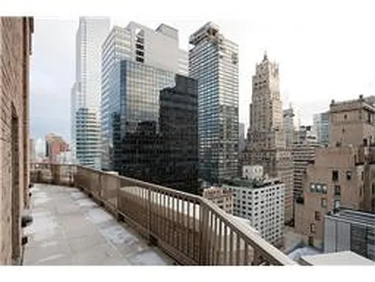 Rented by Douglas Elliman | media 17