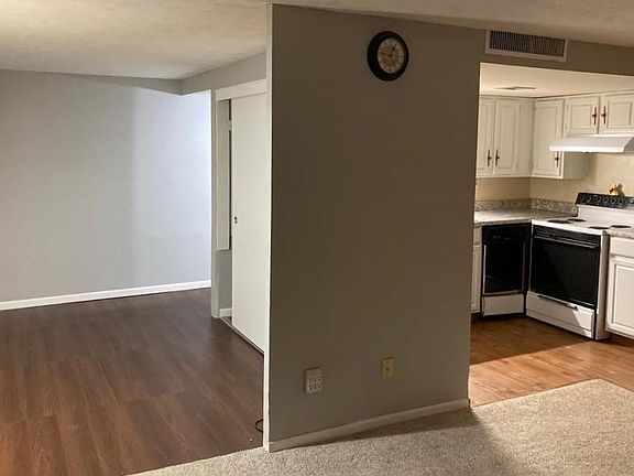 Bedroom/living/kitchen