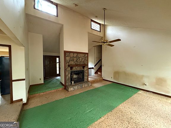 4th image of 904 Allatoona Rd