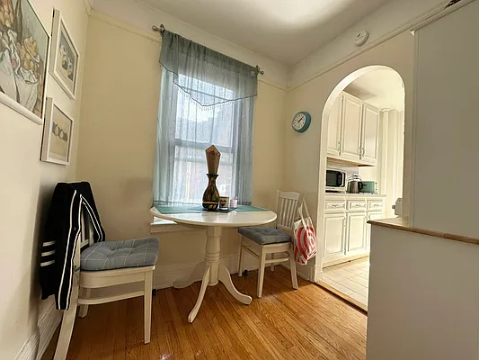 Rented by Green Home NY Realty LLC | media 14