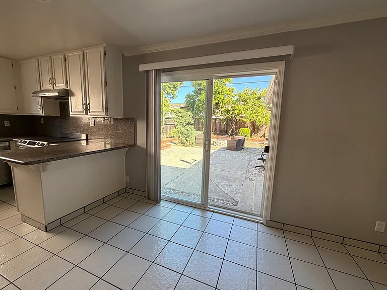 2758 Camino Del Rey — Photo 7