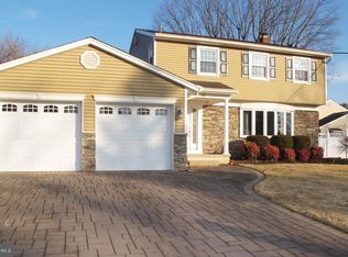 10 Woodbridge Rd, Marlton, NJ 08053