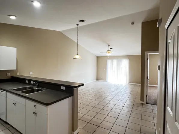 2308 NE 6th St, Cape Coral, FL