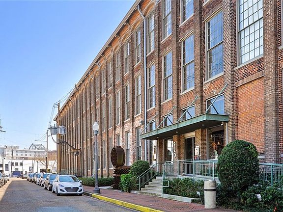 2nd image of 920 Poeyfarre St #Penthouse 17