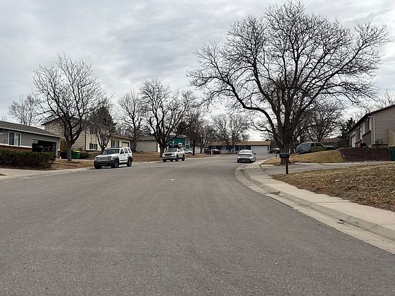 4th image of 3101 S Joplin Ct