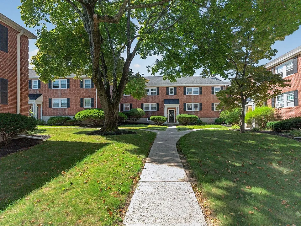 930 Massachusetts Ave #5