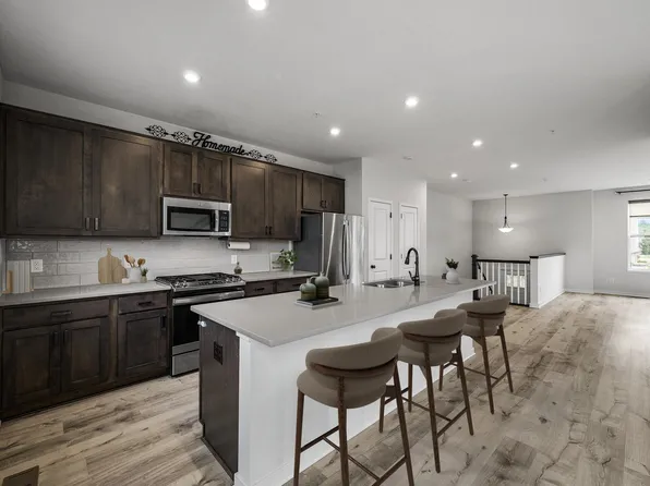 8698 London Cir NE #C, Blaine, MN 55449