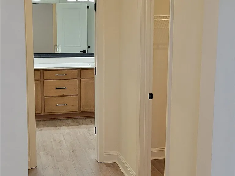 214 Santos Ln — Photo 26