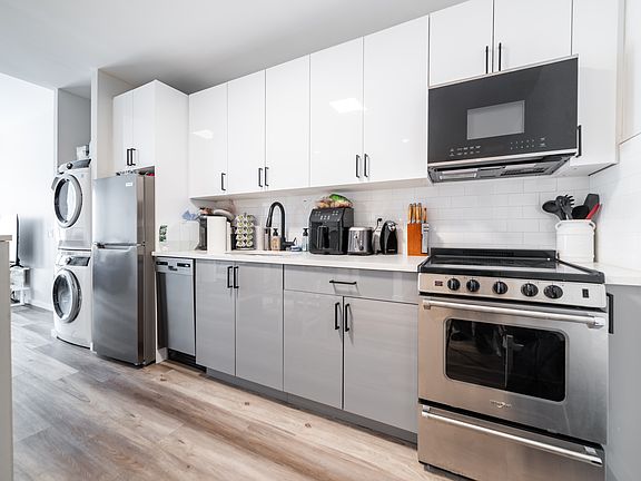 4th image of 1120 Saint Johns Pl APT 106