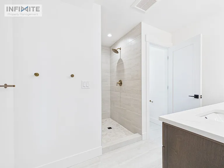 374 Cushing Ln — Photo 21