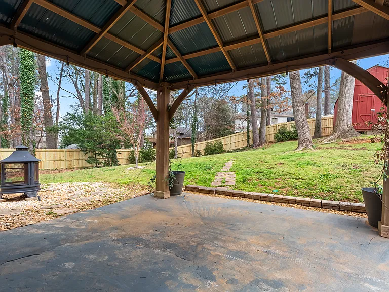 2465 Spring Dr SE — Photo 37