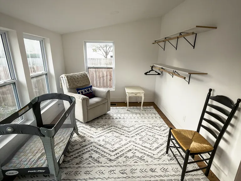 612 N Madison Ave — Photo 34