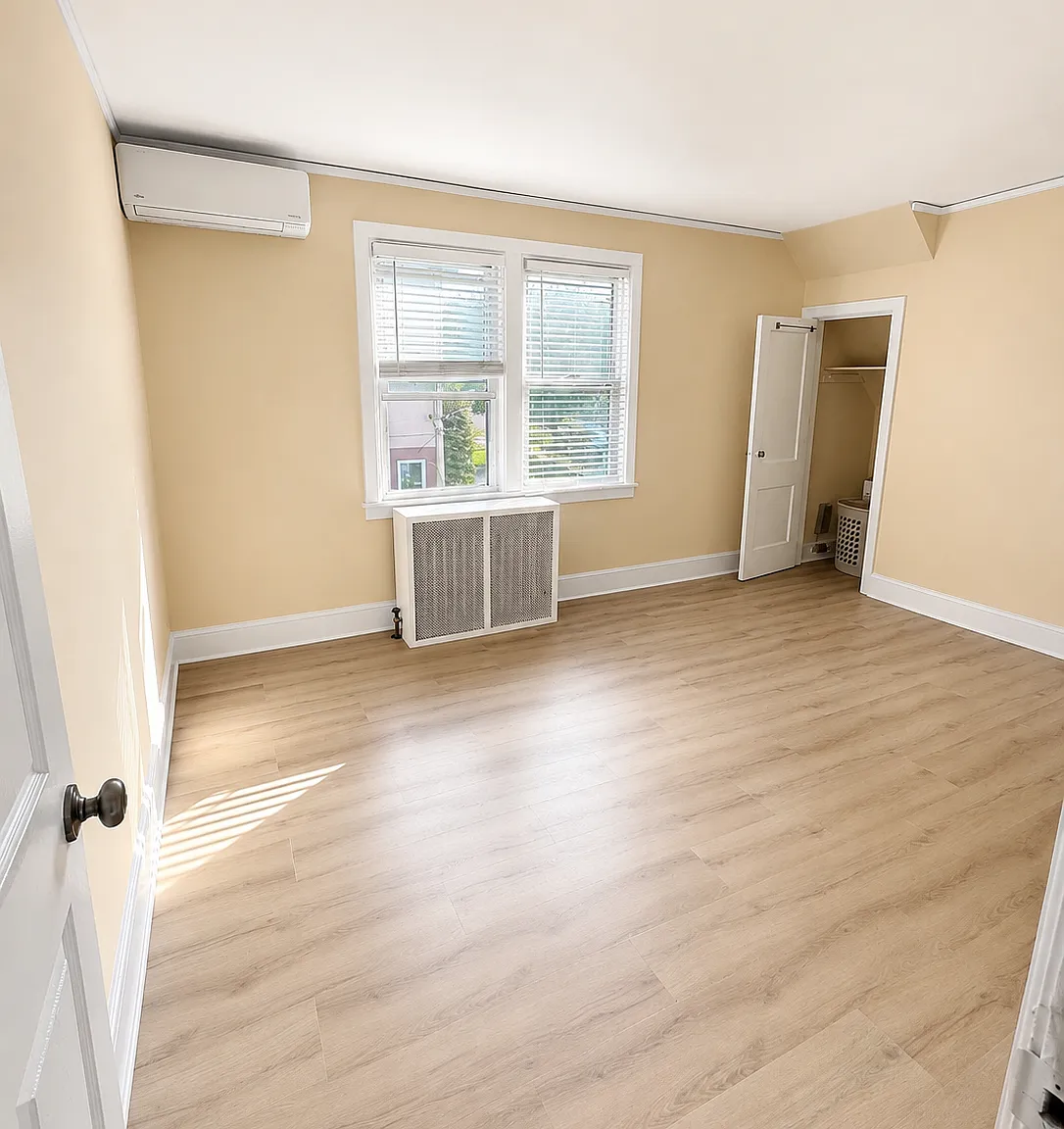 2 bed, 1200 sqft, $3,200 — Photo 4