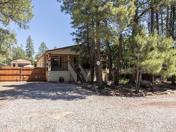 2nd image of 260 E OAK Drive
