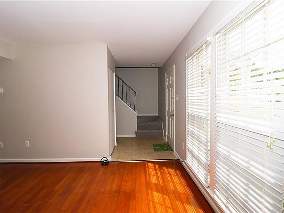 3rd image of 1543 Harpers Ferry Ct #1543