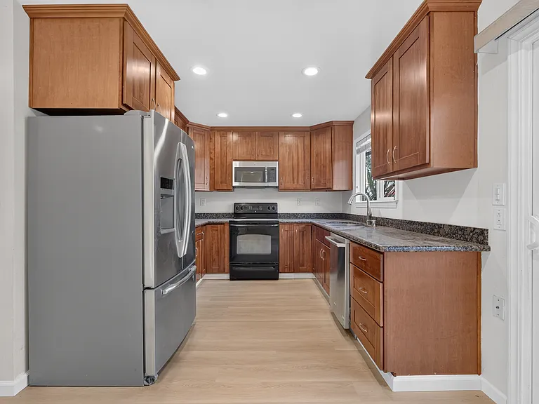 192 S Bernardo Ave — Photo 14