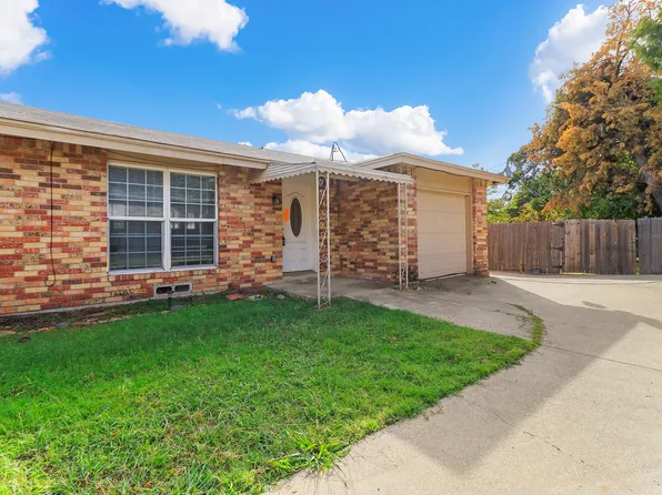 807 Ash Ln, Cedar Hill, TX 75104