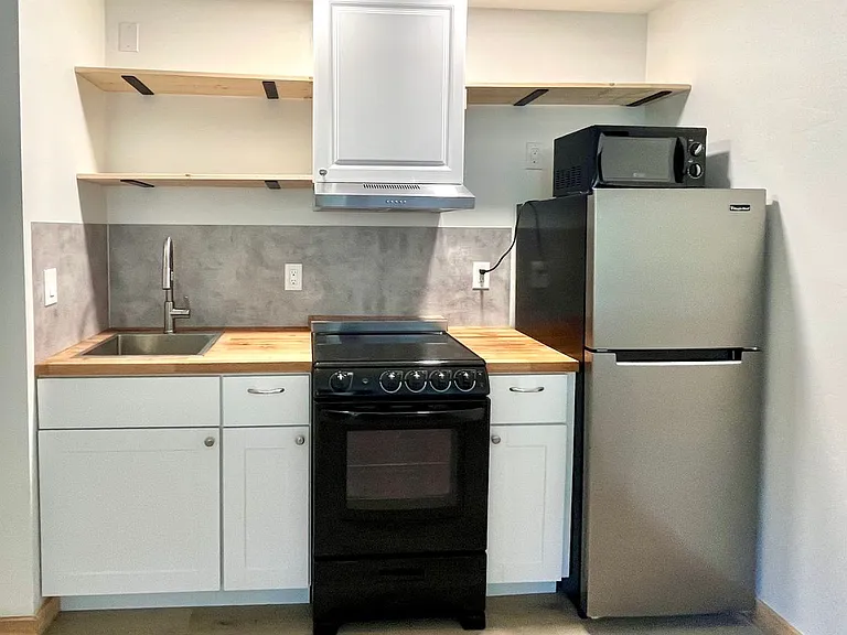 Ski Town Apartments — Photo 29